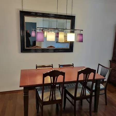 Eg-wohnung: Modern Und Gemuetlich Mit Wohnkueche, Und Wintergarten Апартаменты