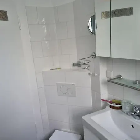 Eg-wohnung: Modern Und Gemuetlich Mit Wohnkueche, Und Wintergarten Апартаменты *