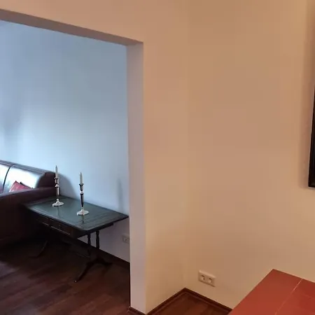 Eg-wohnung: Modern Und Gemuetlich Mit Wohnkueche, Und Wintergarten Апартаменты