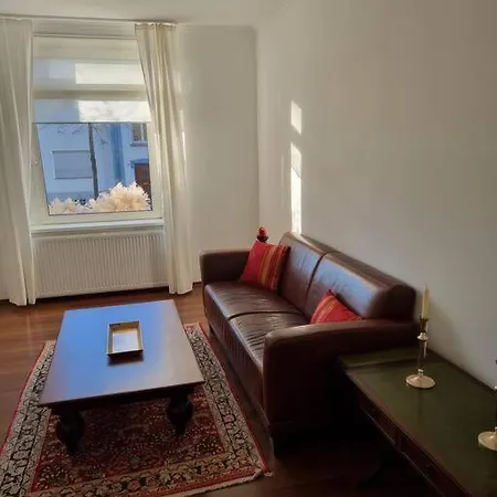 Eg-wohnung: Modern Und Gemuetlich Mit Wohnkueche, Und Wintergarten
