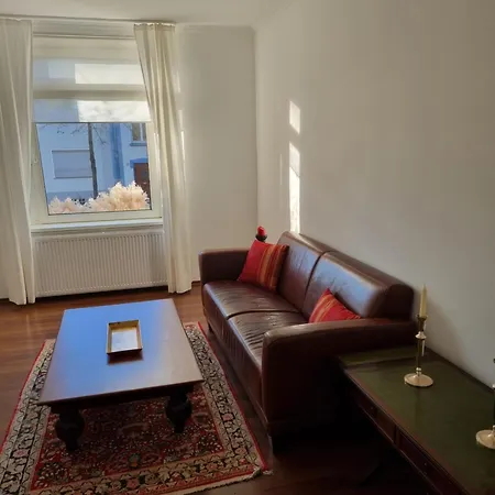 Eg-wohnung: Modern Und Gemuetlich Mit Wohnkueche, Und Wintergarten Вупперталь